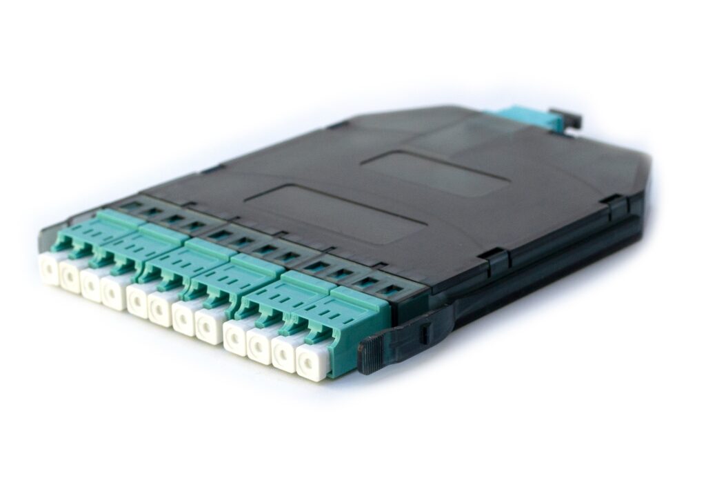VERTEX 1x12f MTP to 6x LC duplex module