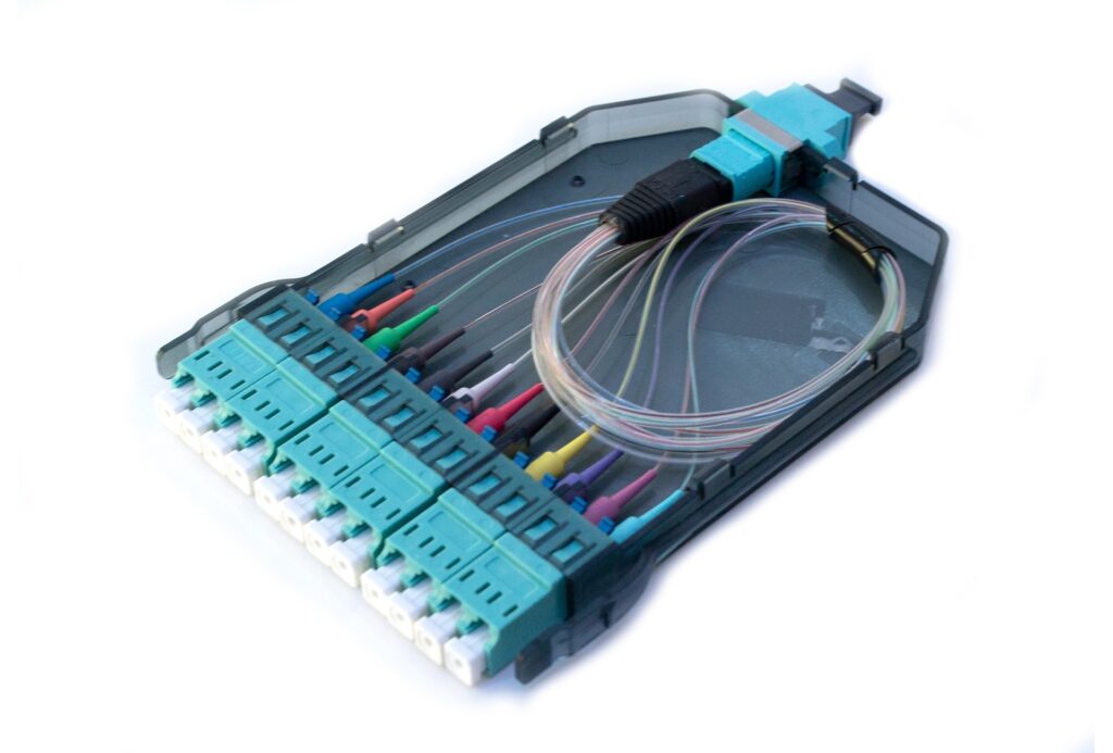 VERTEX 1x12f MTP to 6x LC duplex module