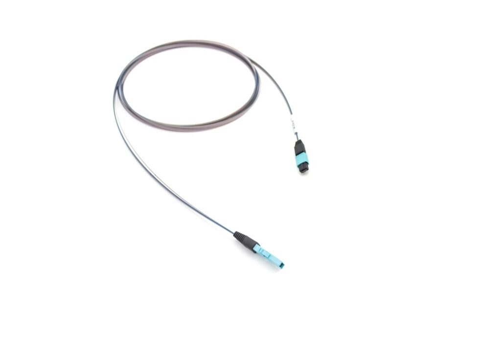 01xMTP-01xMXC-PLUG-48F-OM3-Ribbon-1